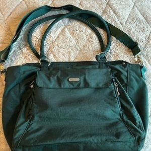 Baggallini tote. EUC. Forest green with mustard lining.